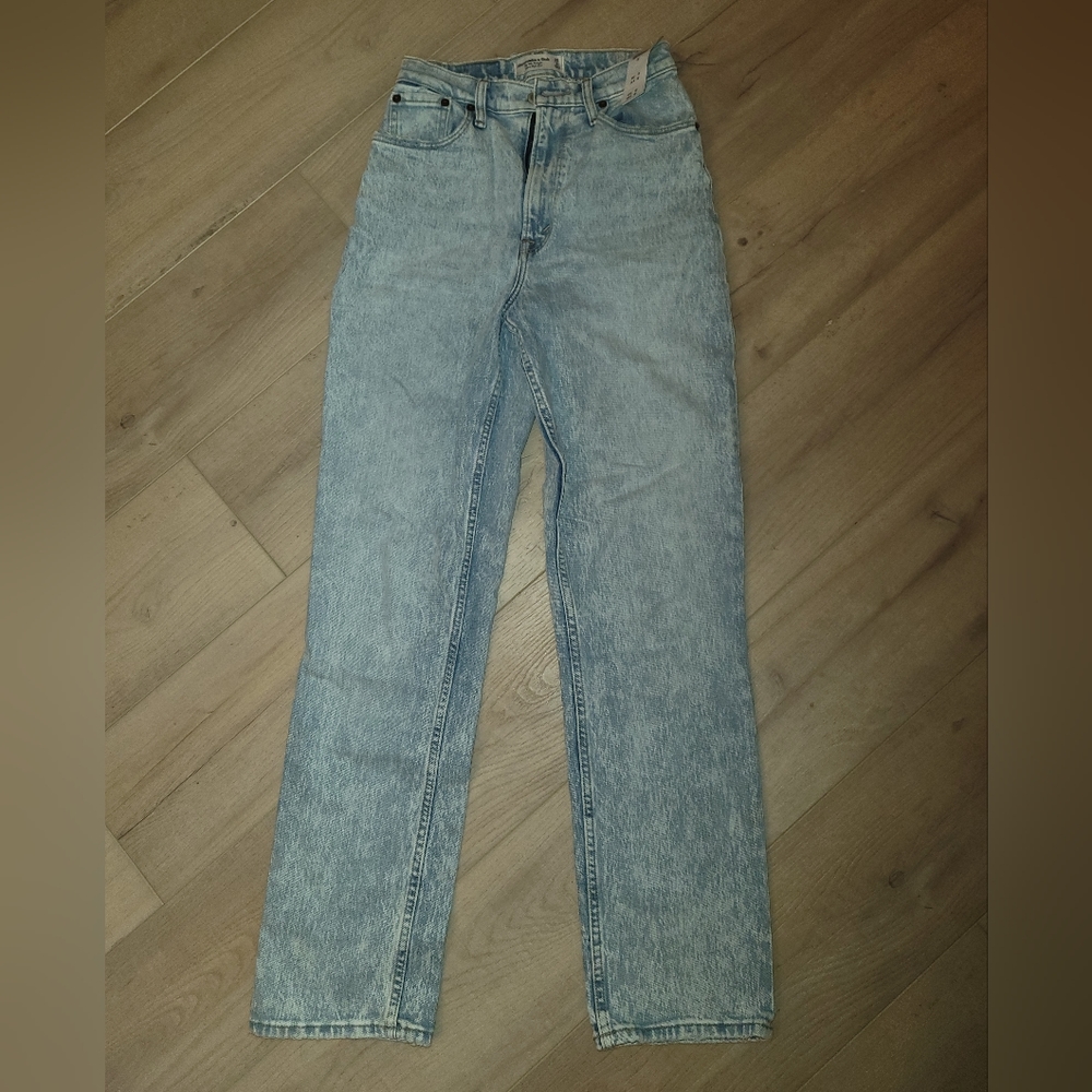 Abercrombie & Fitch Ultra High Rise White Wash Jeans
